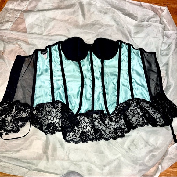 Frederick’s of Hollywood sea foam lace corset - Picture 10 of 15